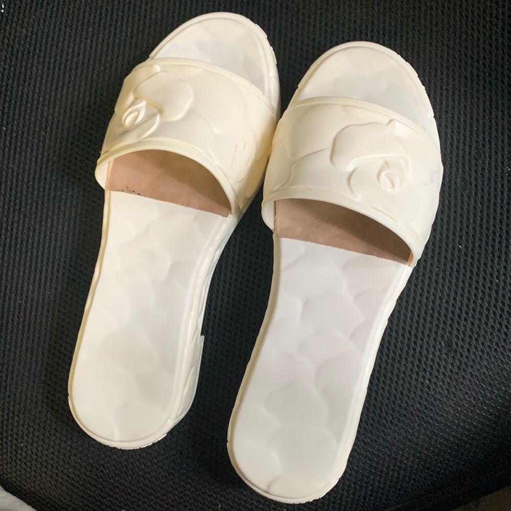 Valentino Garavani atelier shoe